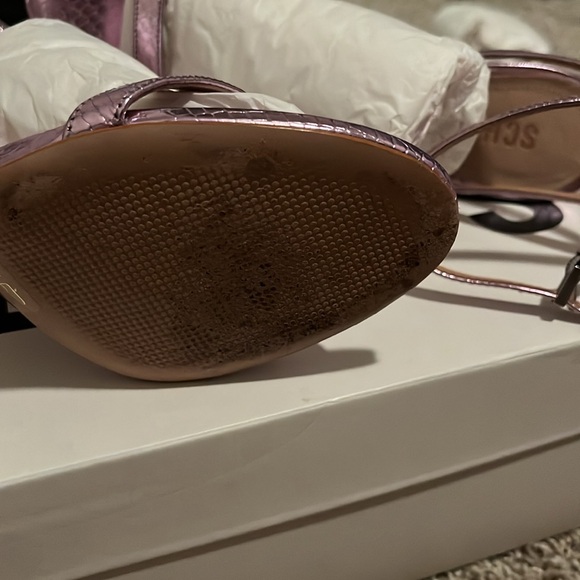 Metallic purple schutz heels - Picture 2 of 5